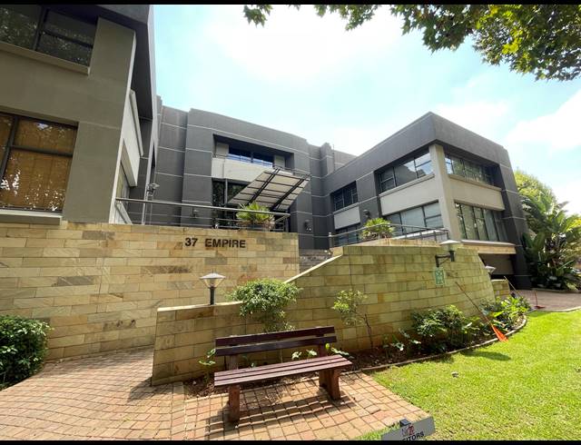 3,440M² OFFICE FOR SALE IN PARKTOWN